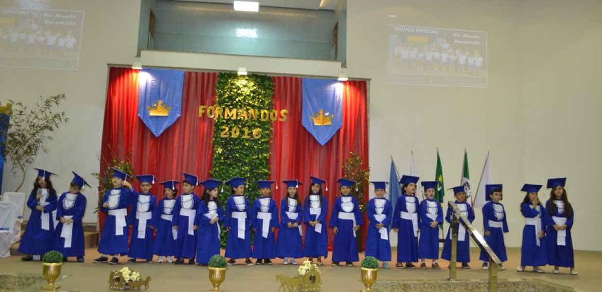 Formatura da Educação Infantil foi emocionante e alunos brilharam nas apresentações