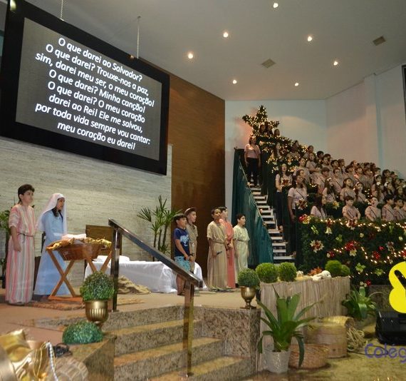 Alunos do Colégio Batista deram um show no Musical de Natal com uma apresentação impecável!!